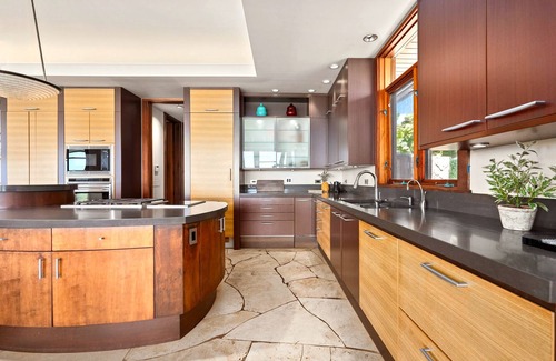 Kalama Tract Casa | Kailua Sands | Oceanfront Pool Retreat with Gym | Sleeps 7
