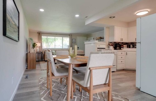 Reynoldsburg Casa | Kaiser Coop - 3 BR 2BA, single-family home