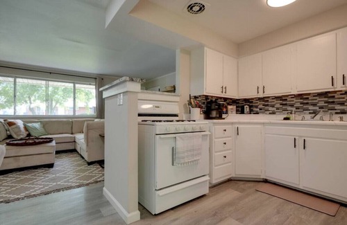 Reynoldsburg Casa | Kaiser Coop - 3 BR 2BA, single-family home