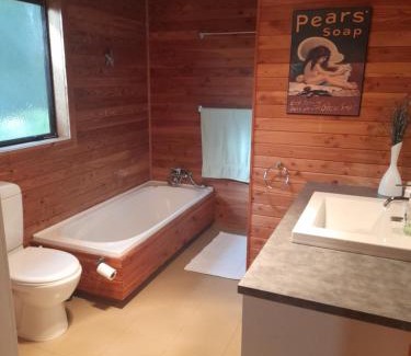 Ngaio Bay Casa | Kaiteriteri Affordable Luxury Something Special