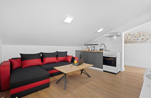 Vinkuran Apartamento | Kajumami Apartments with Hot Tub and Private Terraces