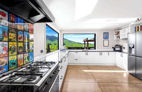 Otorohanga District Casa | Kakepuku View and Spa Retreat - Te Awamutu