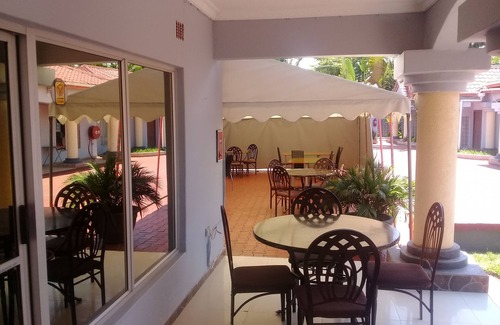 Lusaka Cabina | Kakwele Lodge & Tours