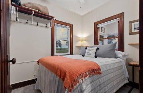 Black Wolf Casa | Kalbus Cottage on Lake Winnebago