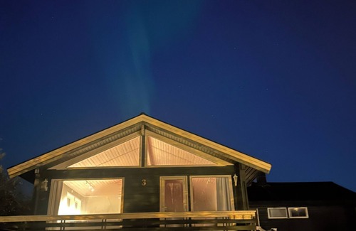 Tromso Apartamento | Kaldfjord Aurora Apartments New top floor. Free parking. Close to nature.