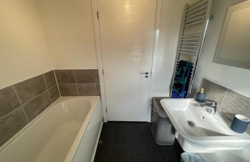 Twigworth Casa | Kale Drive House Long Stays Welcome Free Parking, Sleeps 6