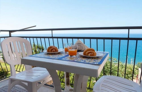 Santo Stefano di Camastra Apartamento | Kalimera Apartment