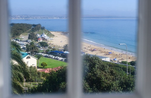 Mossel Bay Villa | Kalimera Beach House Mosselbay Walking distance to beach, stunning sea views