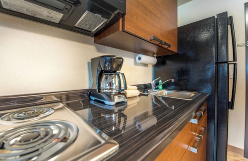 Kalispell Hotel | Kalispell Lodging w/ Kitchen | Free Onsite Parking, Pet-Friendly