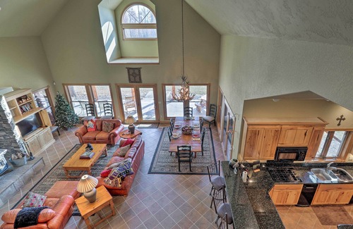 Kalispell Casa | NUEVO-Kalispell Riverfront Home por Glacier Natl Park