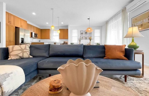 Makaha Valley Apartamento | Kalo Homes ~ Coastal island haven