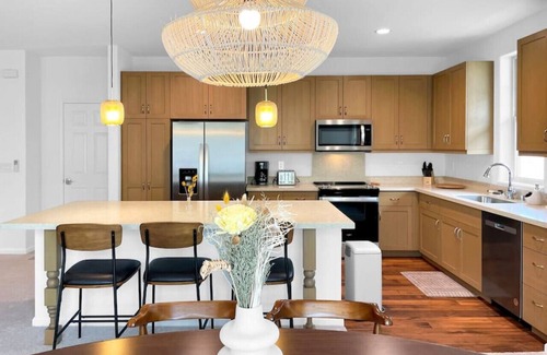 Makaha Valley Apartamento | Kalo Homes ~ Coastal island haven