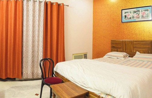 Greater Noida Cama Y Desayuno | KalpTaru Residency