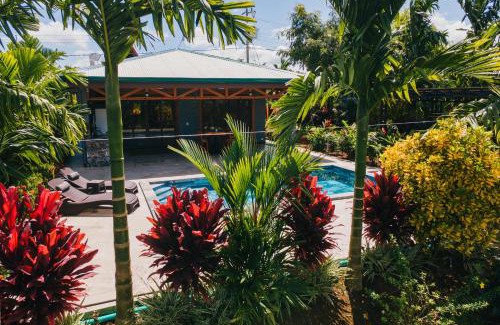 Peñas Blancas Villa | Kaluma Macaw Farmstay Villa