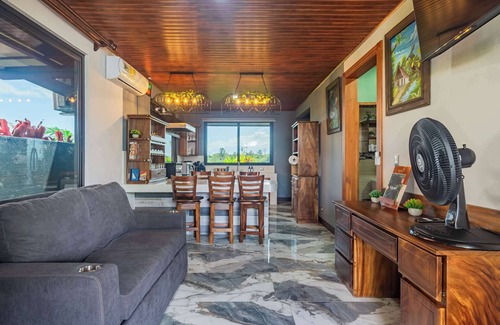 Peñas Blancas Chalet De Esquí | Kaluma Poas Farmstay A-frame Chalet La Fortuna