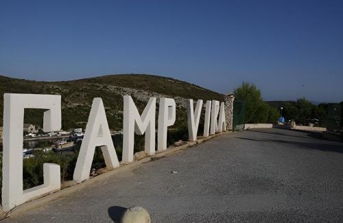 Hvar Otro | Kamp Vira Pitches