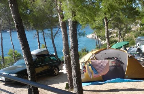 Hvar Otro | Kamp Vira Pitches