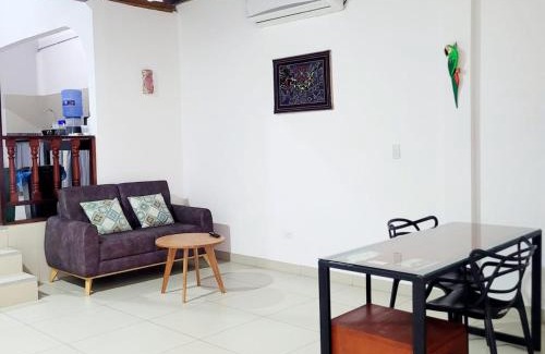 Leticia Casa | Kanaq Hotel Tours