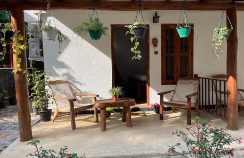 Peradeniya Casa | Kandy Food Lovers Home Stay by AGS