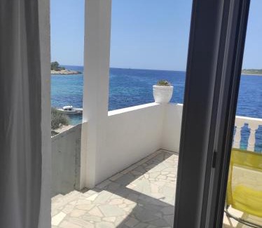 Dvornica Apartamento | Kanica seaside apartment Roko 10 m from sea