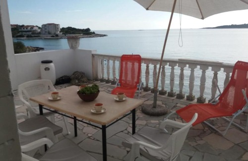 Dvornica Apartamento | Kanica seaside apartment Roko 10 m from sea