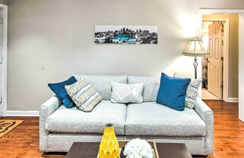 Northeast Kansas City Casa | Kansas City Getaway ~ 2 Mi to Downtown!