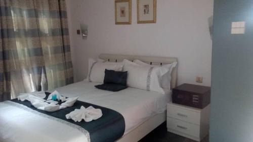 Palapye Cama Y Desayuno | Kanyi GuestHouse
