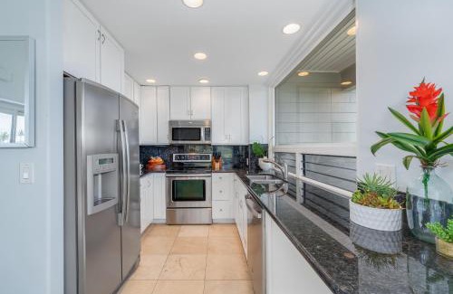 Napili Casa | Kapalua Bay Villas 20G4 · KBV 20G4 Updated OceanFront for Whale