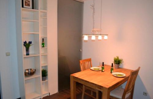 Eckernfoerde Apartamento | Kapitäns Koje mit Strandkorb