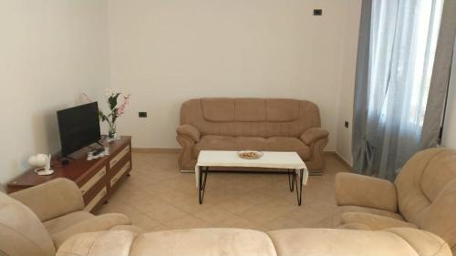 Rinas Apartamento | Karaj Apartment