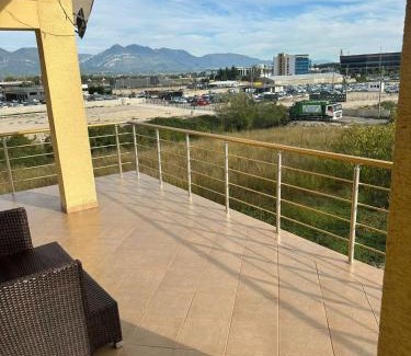 Preze Apartamento | Karaj Apartments
