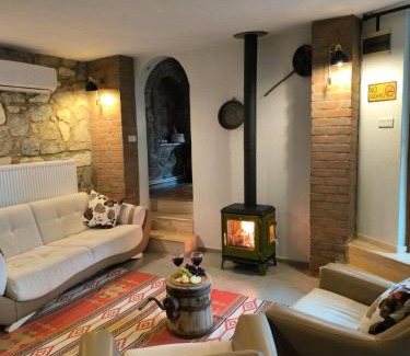 Selcuk Casa | Karameşe Taş Ev - Karameşe Stone House