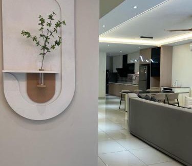 Gua Casa | Karaoke Cozy Landed Home at Sutera n Paradign for 10pax