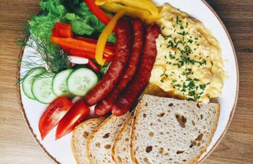 gmina Pawonkow Cama Y Desayuno | KARCZMA-KOSZWICE