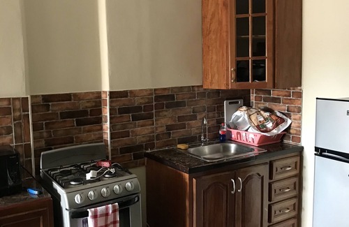 Portmore Apartamento | Kardel Vacation Apartments
