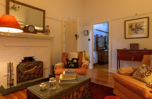 Bendigo Cabaña | Kardinia - charming miners cottage in Arts Precinct