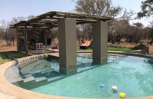 Leeupoort Casa | Kareefontein 8 Bedroom Lodge IKH1