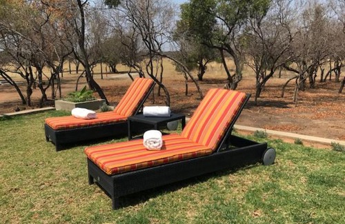 Leeupoort Casa | Kareefontein 8 Bedroom Lodge IKH1