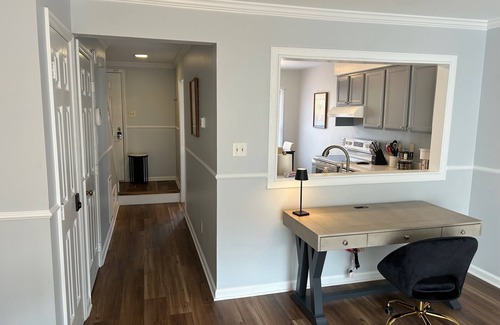 Northwest Raleigh Casa | Karen's Place- Centrally located near RDU, Downtown, North Hills and more!