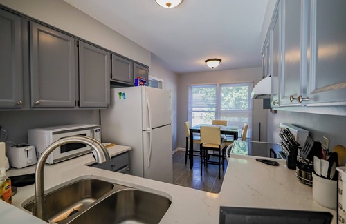 Northwest Raleigh Casa | Karen's Place- Centrally located near RDU, Downtown, North Hills and more!