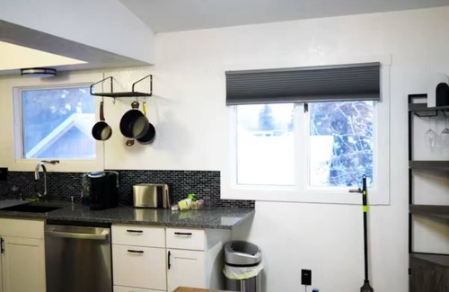 Fairview Apartamento | Karluk oasis. 2-bedroom 1 bath apartment in Anchorage