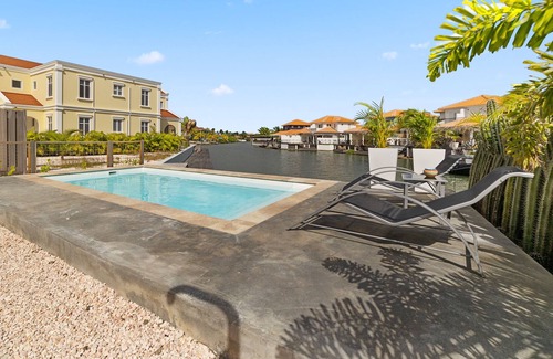 Kralendijk Casa | Kas Azul - Water front with private pool