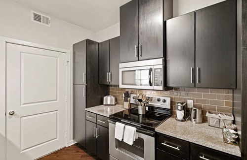 Northeast Dallas Apartamento | Kasa | Dallas | Charming 1BD/1BA Downtown Apartment