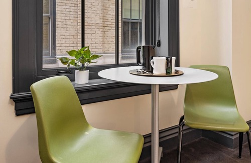 East Liberty Apartamento | Kasa Atrium Studio East Liberty The Maverick