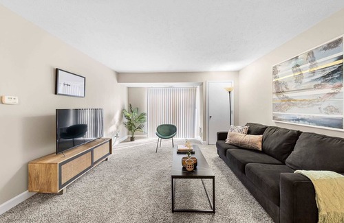 Northeast South Bend Apartamento | Kasa | Charming 2BD + Fast Wifi | South Bend