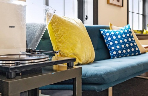 East Liberty Apartamento | Kasa Classic Studio Inviting Neighborhood Exciting Sights The Maverick