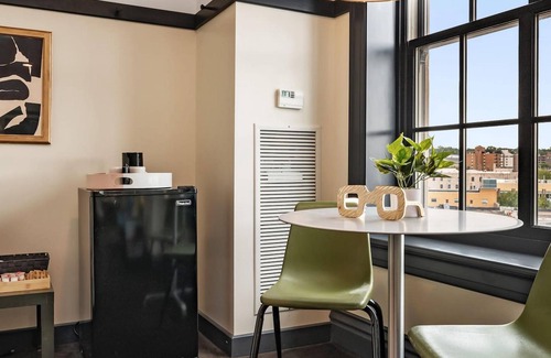 East Liberty Apartamento | Kasa Classic Studio Inviting Neighborhood Exciting Sights The Maverick