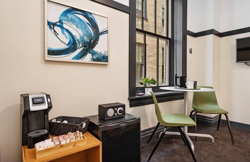 East Liberty Apartamento | Kasa East Liberty Neighborhood Atrium Studio The Maverick
