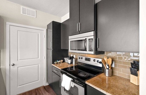Northeast Dallas Apartamento | Kasa | Dallas | Spacious 2BD/2BA Downtown Apartment