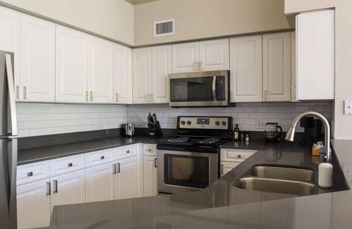 Wellington Apartamento | Kasa | Family Friendly 2BD + Amenity Access | Wellington